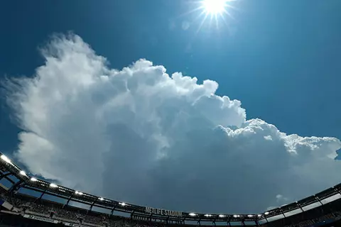 تحذيرات وإخلاء ثم عودة.. يلا كورة يرصد تفاصيل دقائق الغموض لمباراة الأهلي وبالميراس (صور وفيديو)